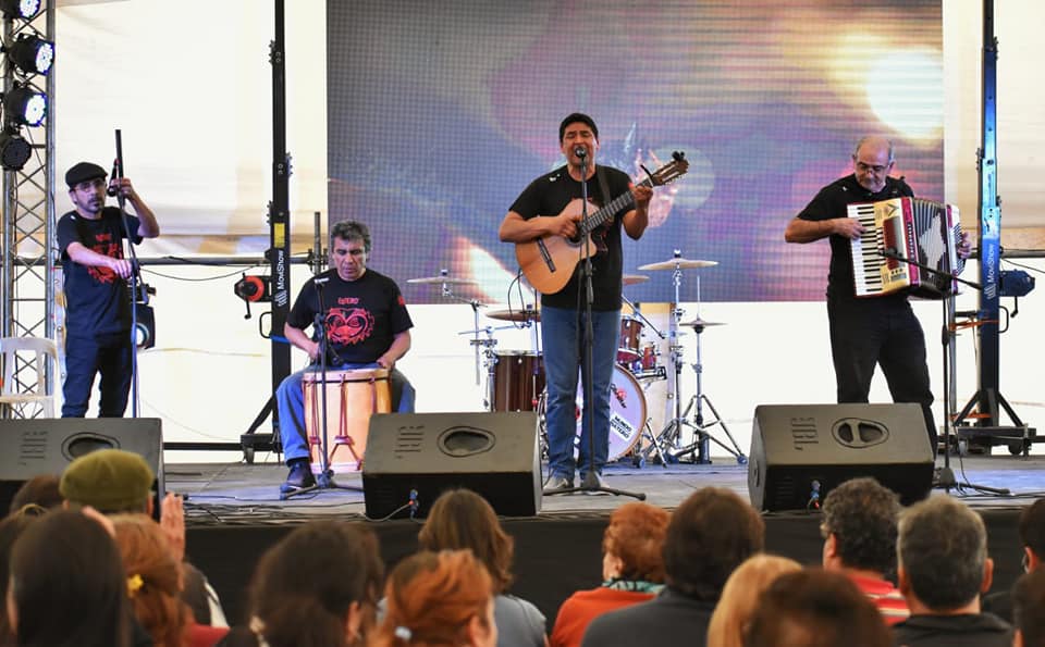 Los del Corazón celebran el “Día de la Música” con la peña “Bendición lunar”