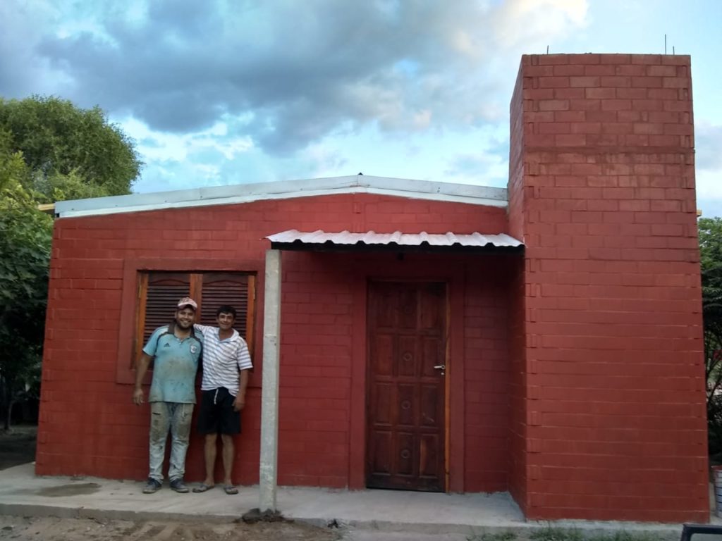 “Mejorar el estilo de vida de una familia nos motiva a continuar trabajando” “Mejorar el estilo de vida de una familia nos motiva a continuar trabajando”