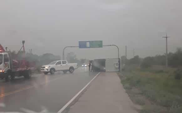 Lluvias, vientos y granizo provocaron impactantes daños en Sumampa