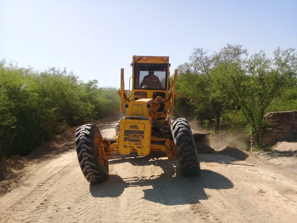 Avanza la recuperación y acondicionamiento de caminos rurales y calles