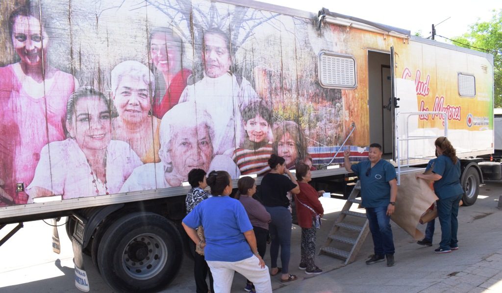 Cientos de mujeres se realizaron mamografías gratuitas en sus barrios