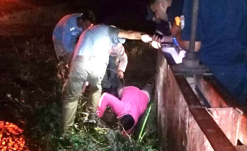 Personas desaprensivas taponaron un canal en Clodomira y pusieron en peligros a los vecinos