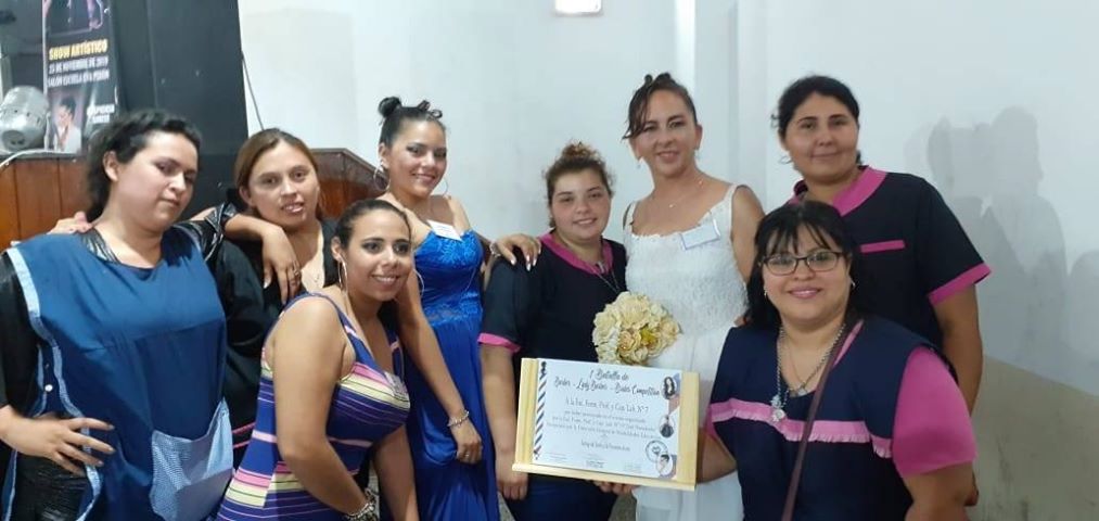 Alumnas de Beltrán se lucieron en un campeonato provincial de peinados Alumnas de Beltrán se lucieron en un campeonato provincial de peinados