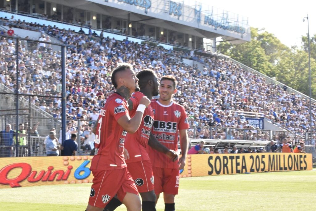 Central ganaba y se lo dieron vuelta en La Plata