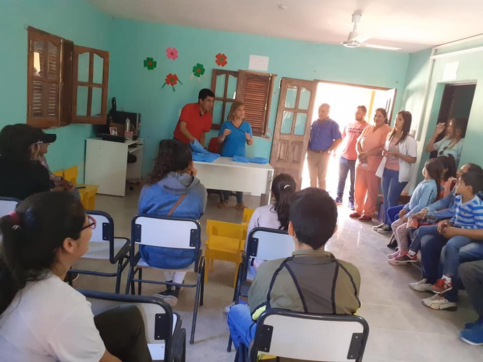 Entregaron anteojos a estudiantes de 16 escuelas del interior provincial