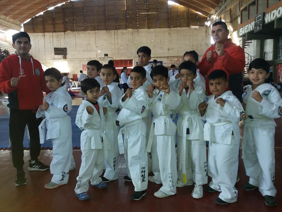 La Escuela de Taekwondo de Clodomira despide el 2019