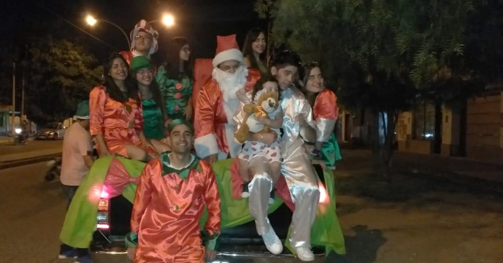 Papá Noel llevó alegría y esperanza a los bandeños