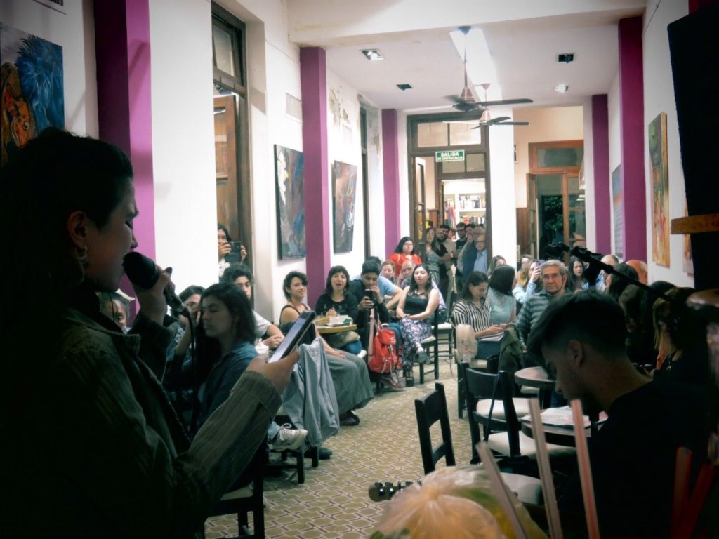 Invitan a un recital poético para ayudar a mujeres del barrio Bosco II Invitan a un recital poético para ayudar a mujeres del barrio Bosco II