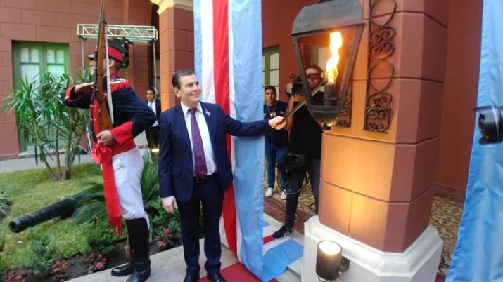 Santiago inició los festejos anuales por el Bicentenario de la Autonomía Provincial Santiago inició los festejos anuales por el Bicentenario de la Autonomía Provincial