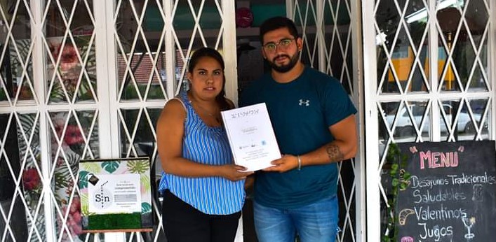Más comercios entregan menús inclusivos redactados en Braile