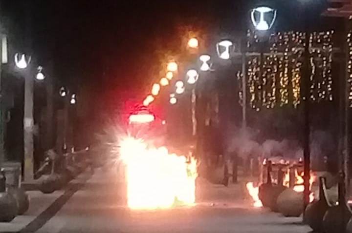 Incendiaron dos boxes ambientales en pleno centro de La Banda