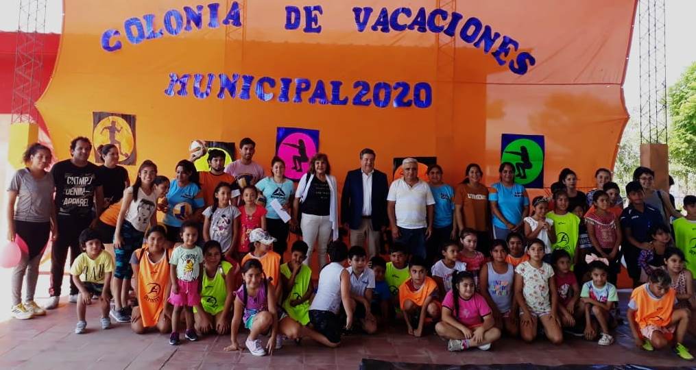 Decenas de chicos ya disfrutan del verano en Clodomira
