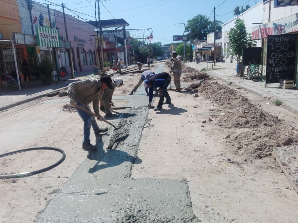 Continúa el plan de reposición de pavimento en Quimilí