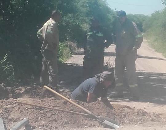 Intenso trabajo para llevar agua a familias de La Falda