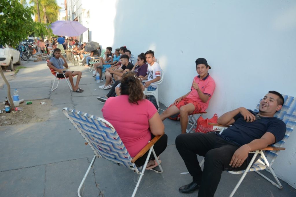 Comenzó la venta de populares para no socios
