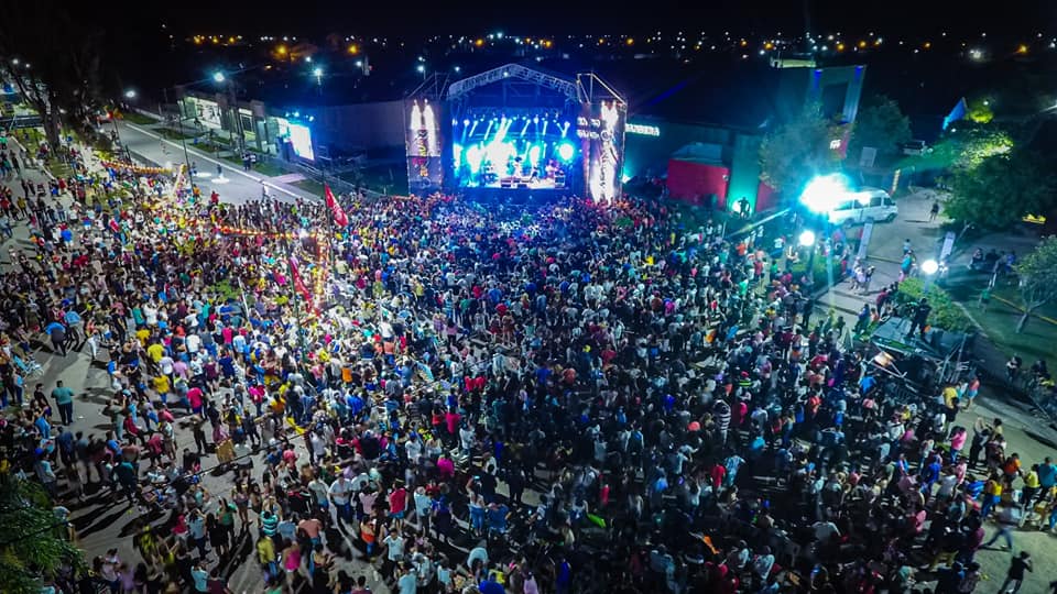 El carnaval le puso color a la ciudad de Bandera