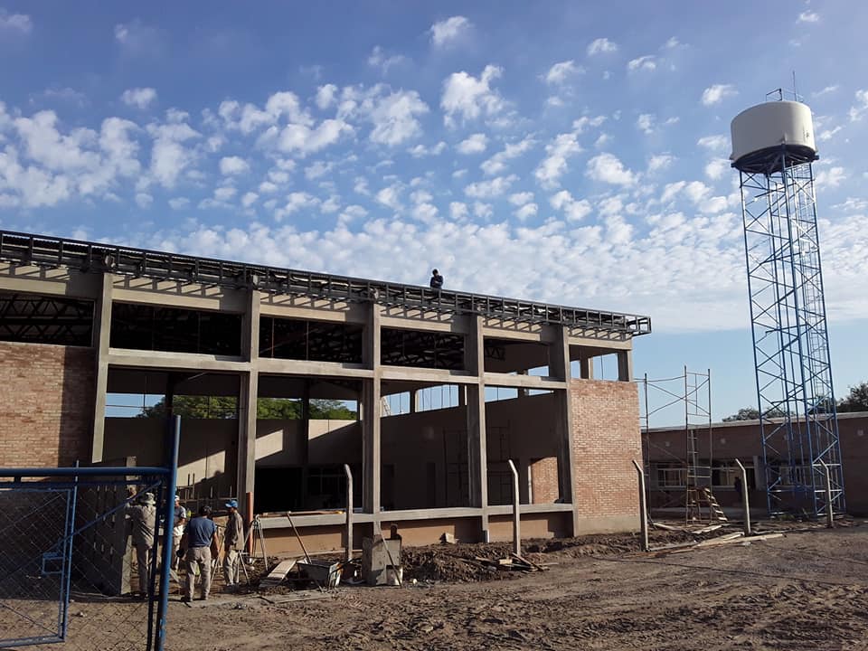 Avanza la construcción del nuevo edificio escolar en Upianita Avanza la construcción del nuevo edificio escolar en Upianita