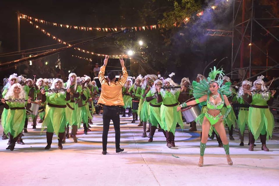 Unas 10 mil personas vibraron con el carnaval en Las Termas