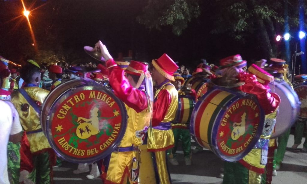 Las murgas y comparsas ya le ponen ritmo y color a los barrios capitalinos