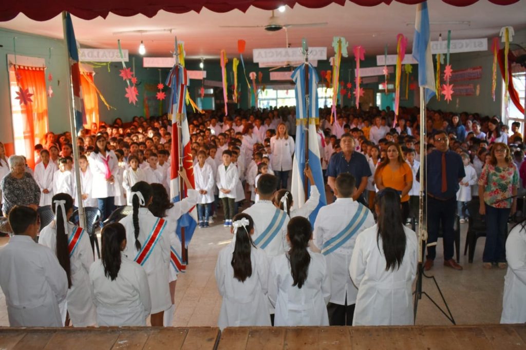 Emotivo inicio de clases para los niños de Tintina Emotivo inicio de clases para los niños de Tintina