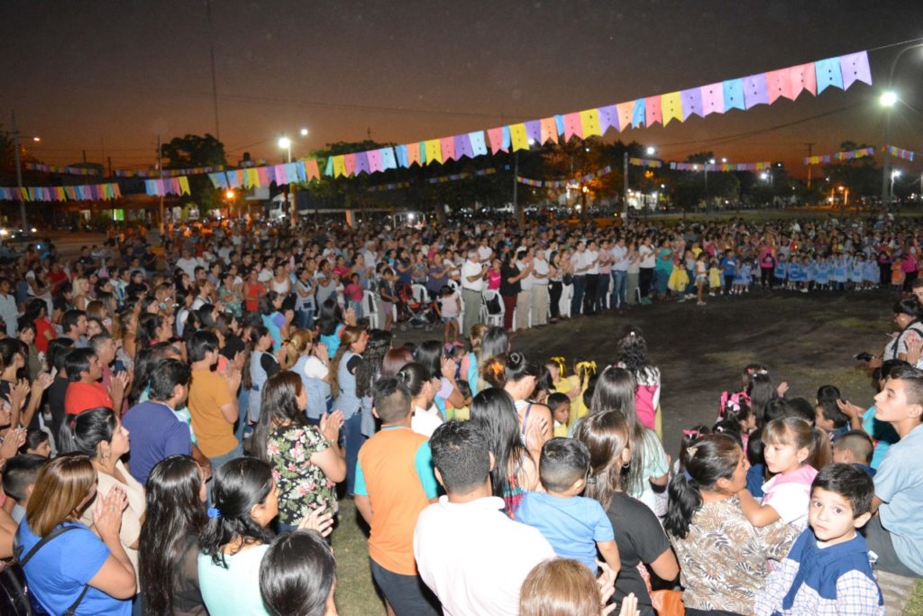 Gran acto de inicio de clases de los jardines municipales de Fernández Gran acto de inicio de clases de los jardines municipales de Fernández