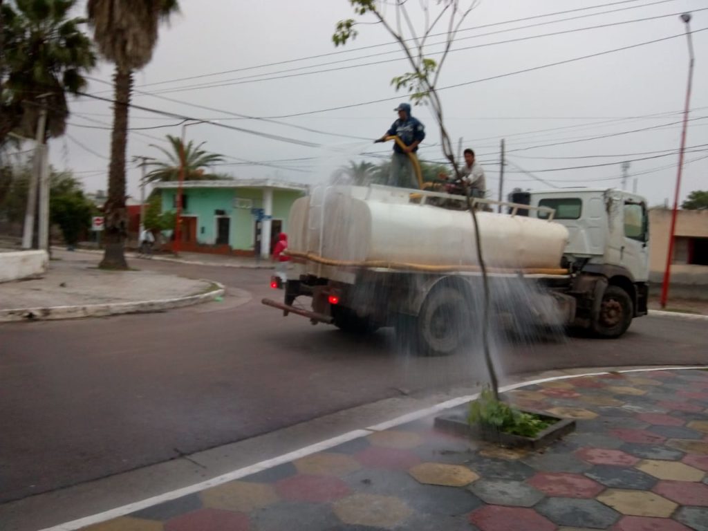 Accesos cortados, secuestro de vehículos y lavado de veredas en Clodomira