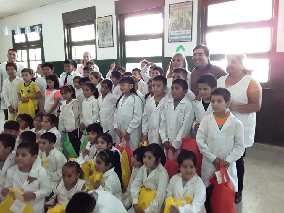 Entregan kit escolares a instituciones educativas del departamento Silípica Entregan kit escolares a instituciones educativas del departamento Silípica