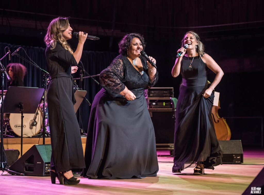 Las Mullieris recorren escenarios del país llevando el movimiento feminista en su música Las Mullieris recorren escenarios del país llevando el movimiento feminista en su música