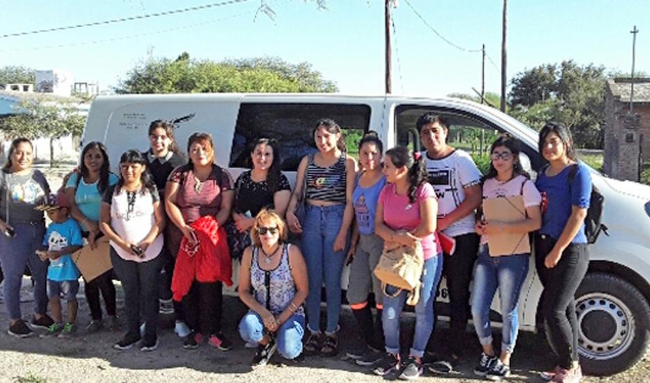 Transporte gratis para estudiantes de Ramírez de Velazco Transporte gratis para estudiantes de Ramírez de Velazco