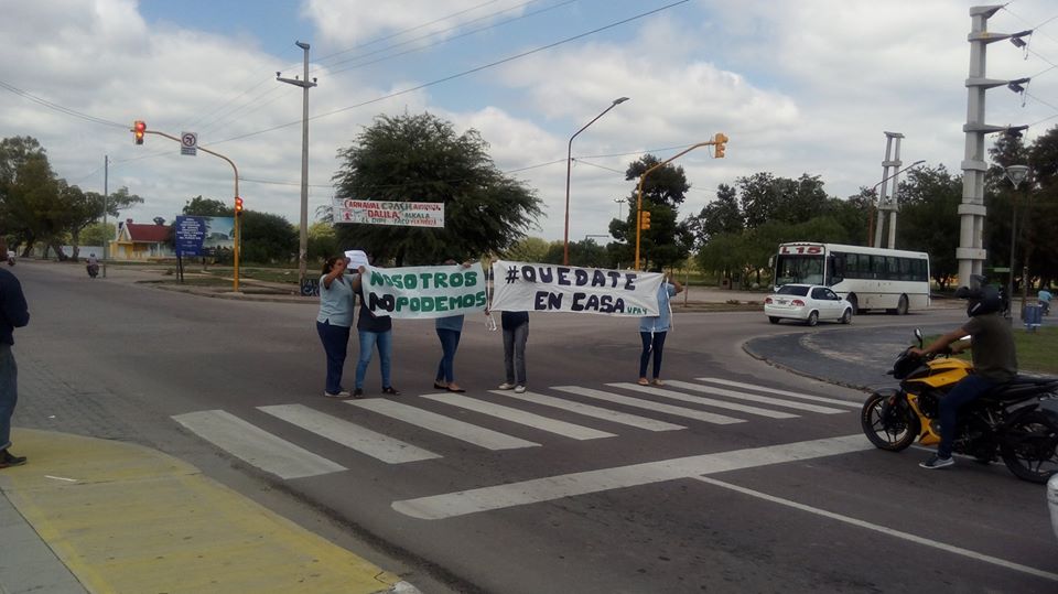 En plena Belgrano, agentes sanitarios pidieron a vecinos queden en sus casas