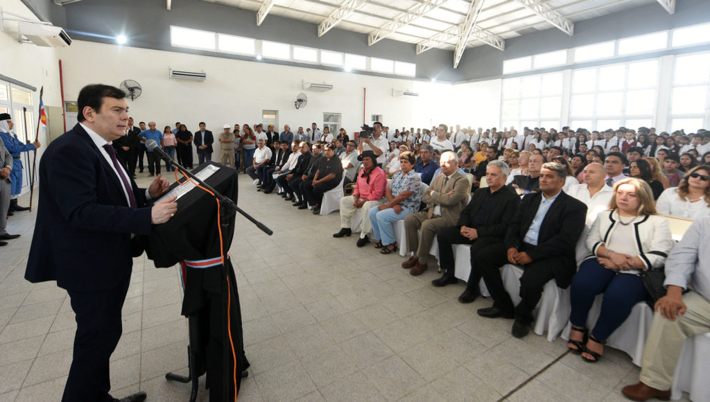 Inauguran el nuevo edificio del colegio secundario de Herrera y entregan viviendas Inauguran el nuevo edificio del colegio secundario de Herrera y entregan viviendas