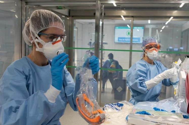 Activan el protocolo de Covid 19 en un sanatario capitalino tras la muerte de una mujer Activan el protocolo de Covid 19 en un sanatario capitalino tras la muerte de una mujer