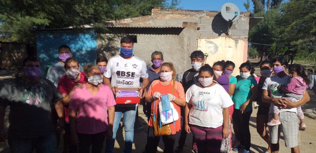 Barbijos para todos los vecinos del pueblo de Antajé y sus alrededores