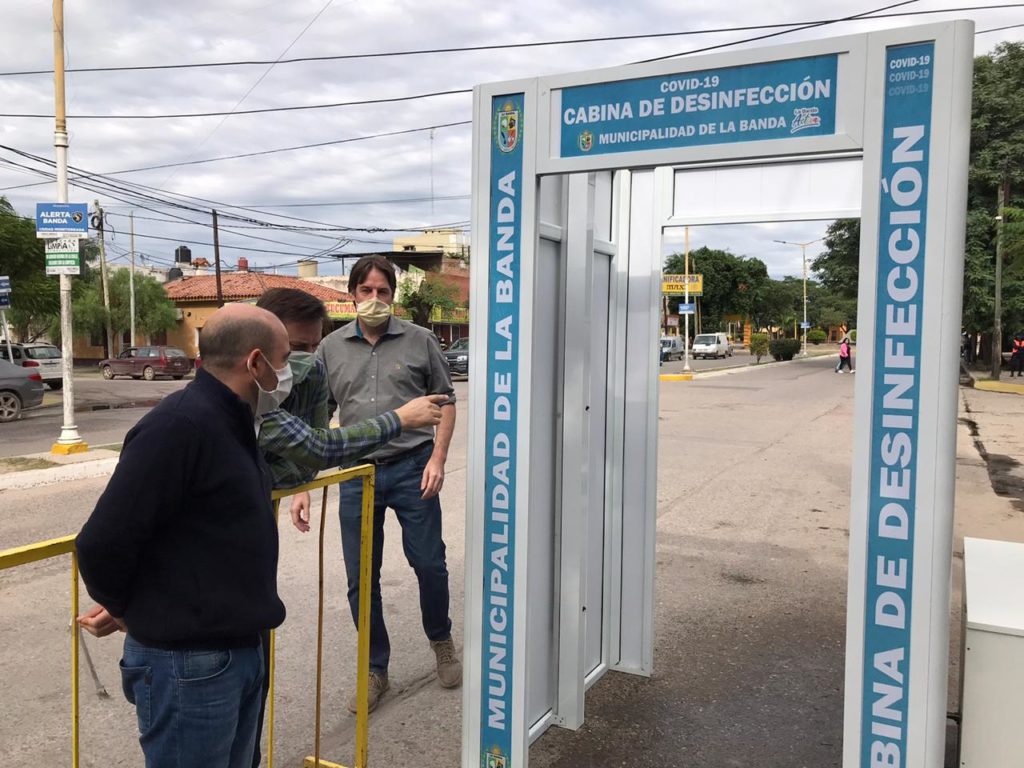 La Banda habilitó una nueva cabina de desinfección en la zona bancaria