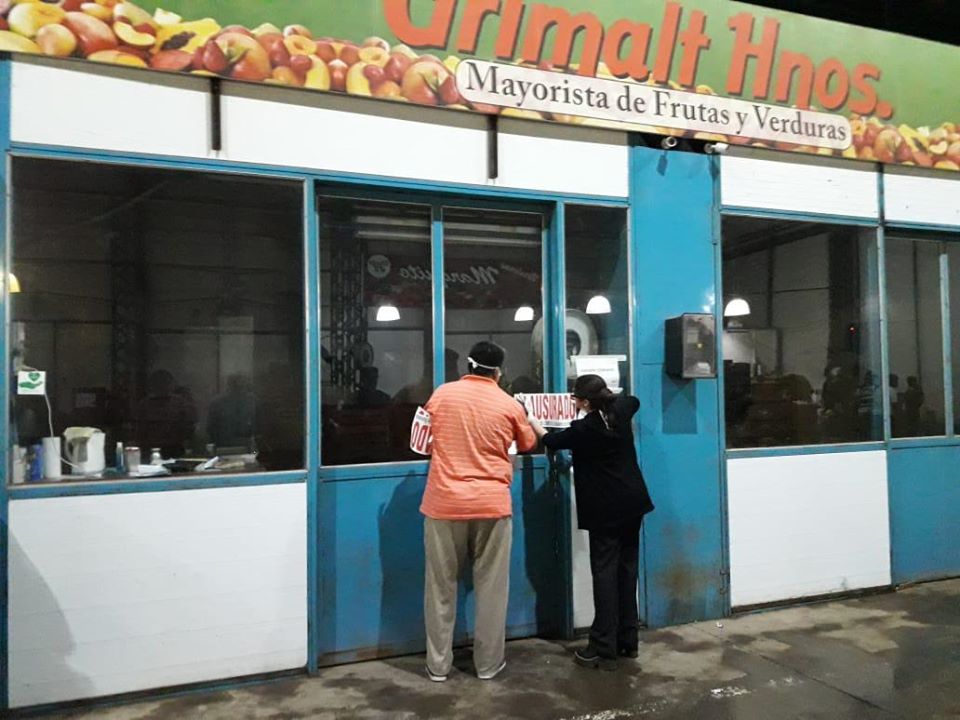 Clausuran 32 puestos en Co.Me.Co por la suba abusiva de precios