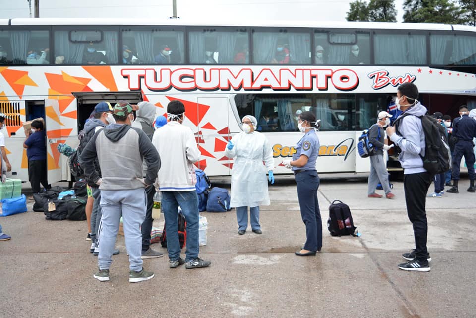 Fernández: Regresaron trabajadores golondrinas que esperaban en otras provincias Fernández: Regresaron trabajadores golondrinas que esperaban en otras provincias