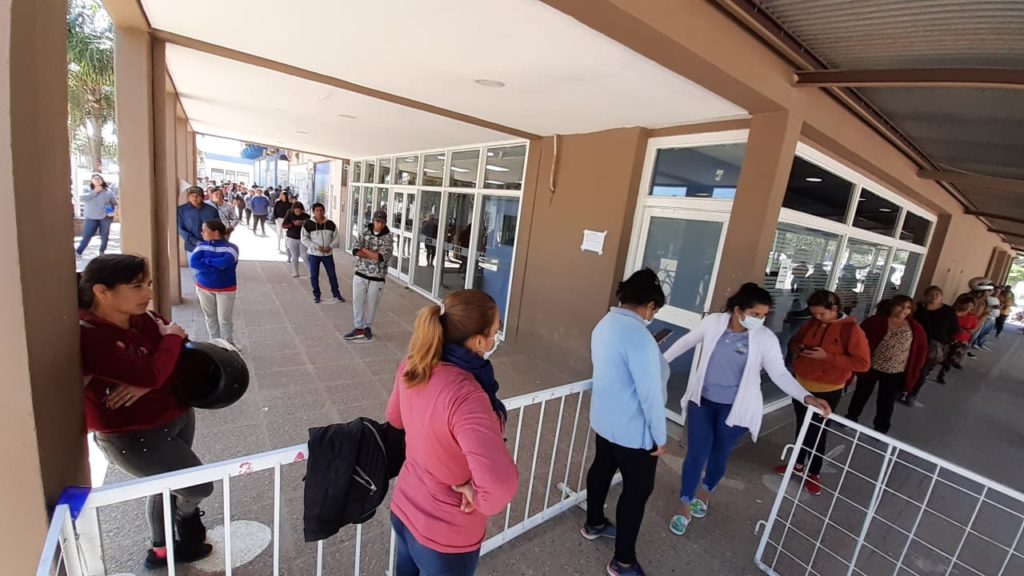 Fuerte operativo de ordenamiento en la zona bancaria de Quimilí Fuerte operativo de ordenamiento en la zona bancaria de Quimilí