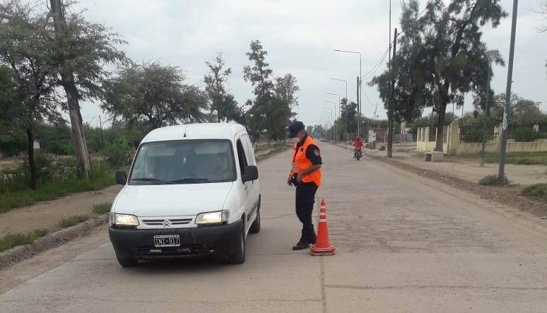 Estrictos operativos de control de circulación en Colonia el Simbolar