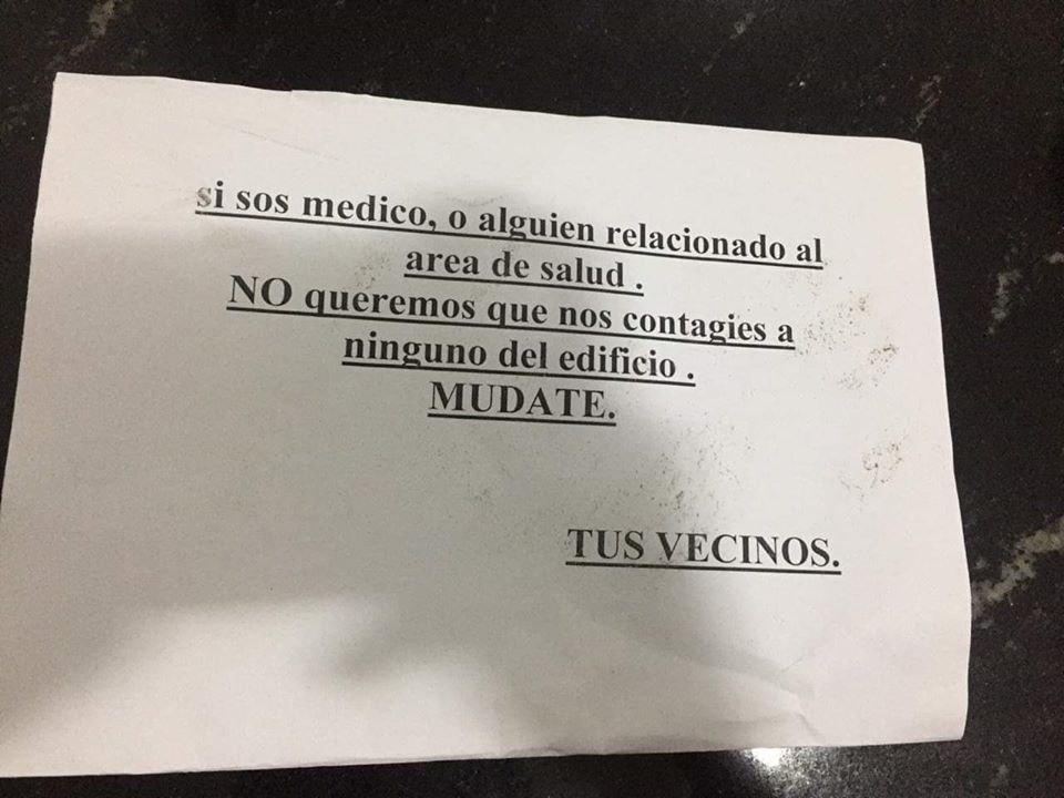 Trabajadores de la salud: muchos los aplauden, otros los escrachan Trabajadores de la salud: muchos los aplauden, otros los escrachan