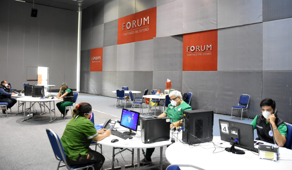 Con más operadores, comenzó a funcionar el call center en el Fórum