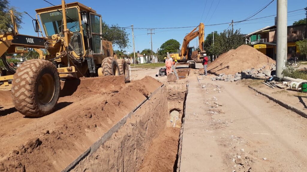 Se reiniciaron en Quimilí las obras de cloacas y pavimento