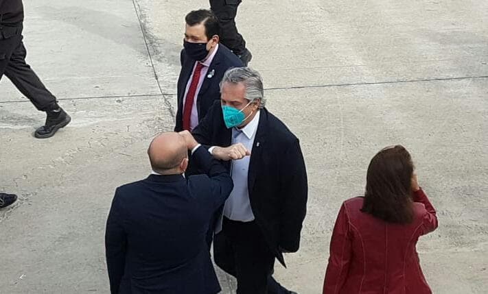 El Presidente Fernández ya arribó a Santiago para cumplir una nutrida agenda El Presidente Fernández ya arribó a Santiago para cumplir una nutrida agenda