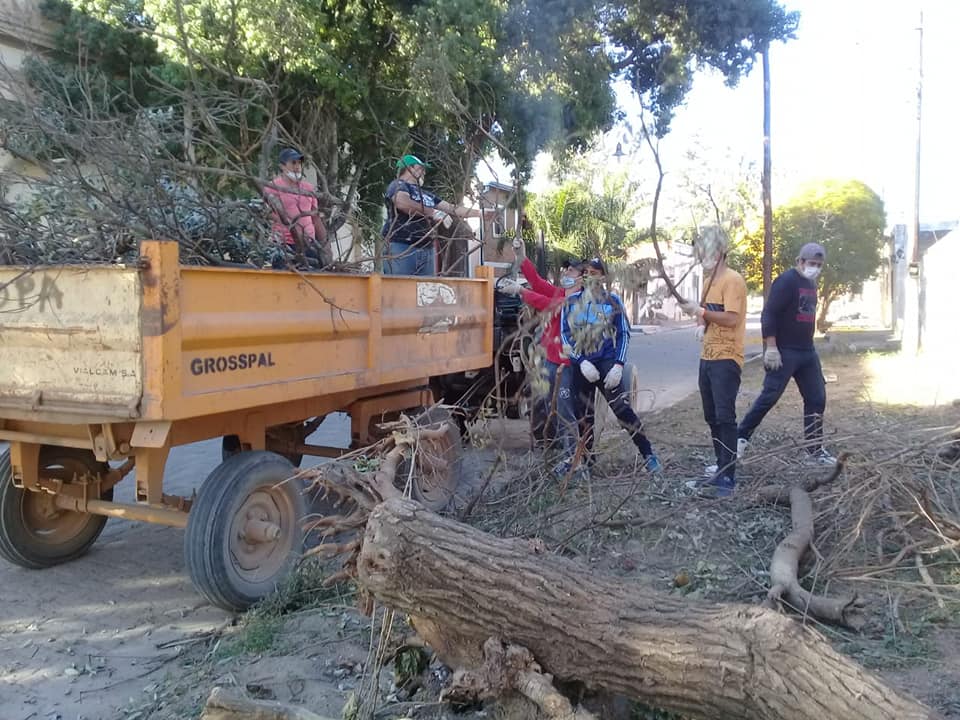 Amplio operativo para liberar veredas y calles de San Pedro de Guasayán
