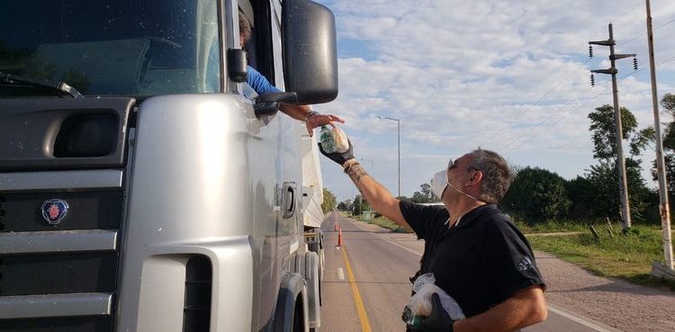 Dos bandeños y cinco frienses aislados por tomar contacto con un camionero con covid
