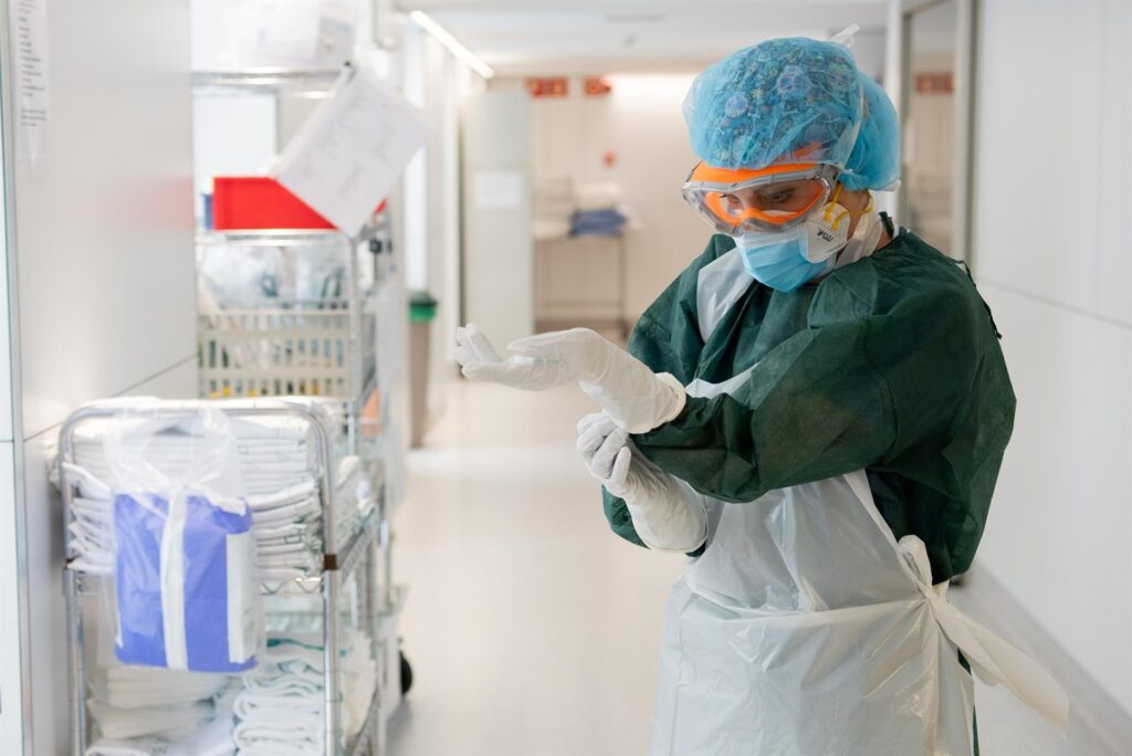 Solo queda un paciente con coronavirus en Santiago