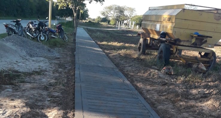 Construyen caminería y realizan parquizado entre San Ramón y La Dársena Construyen caminería y realizan parquizado entre San Ramón y La Dársena