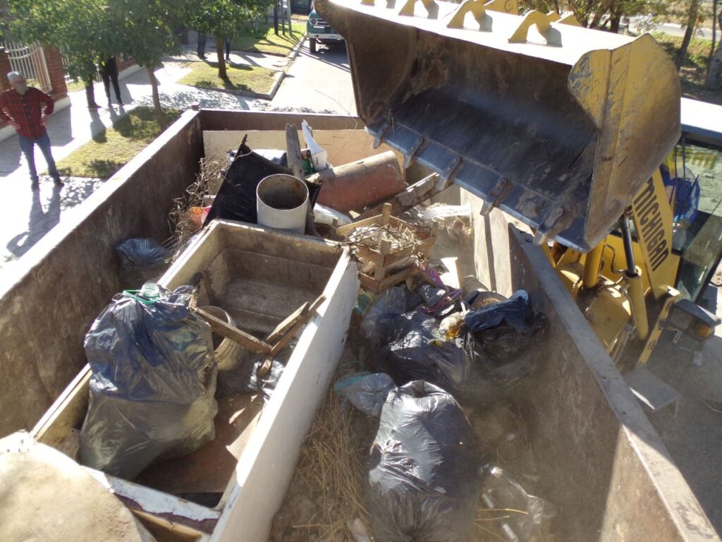 “Tu patio limpio” llegó al barrio Primero de Mayo