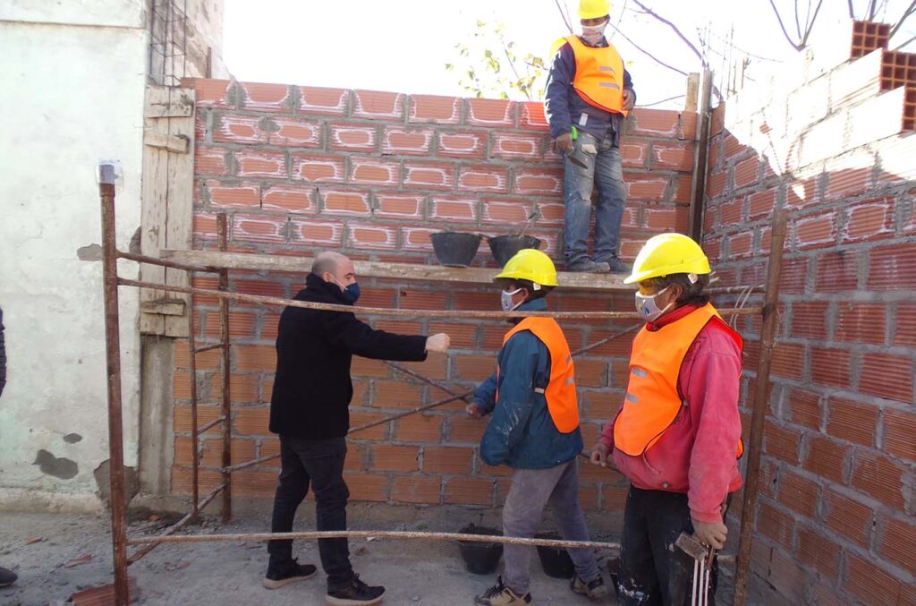 Avanza la obra del Centro de Atención Médica Municipal en el barrio Avenida