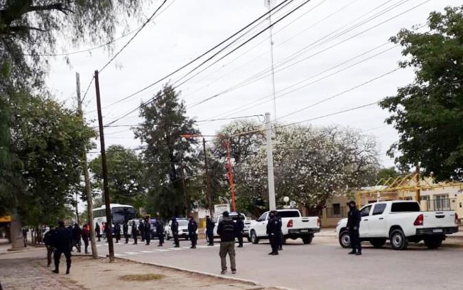 Levantan el aislamiento en Suncho Corral y disponen horarios de circulación en el interior Levantan el aislamiento en Suncho Corral y disponen horarios de circulación en el interior