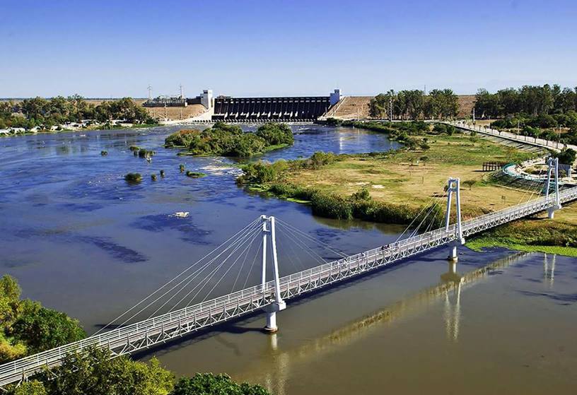 Crean dispositivo para monitorear la contaminación del embalse Río Hondo